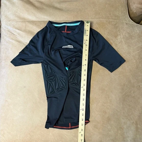 Moolah Women's Padded Compression Top Size Medium Cool/Breathable New - Picture 5 of 7